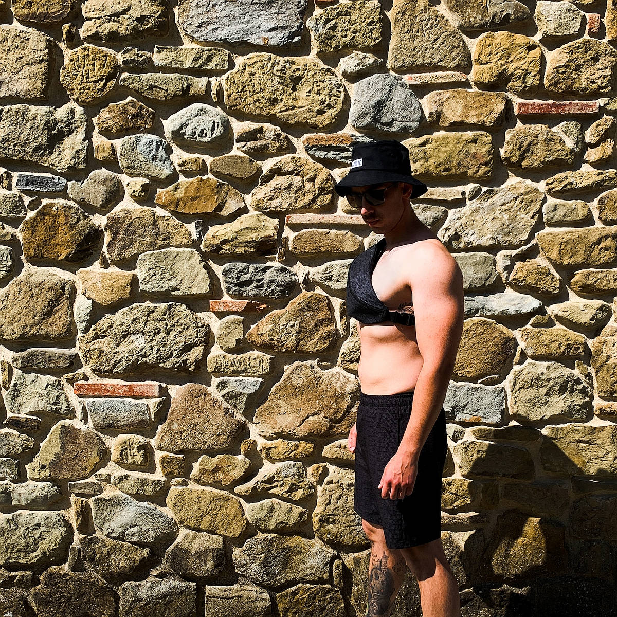 GlaubeWilleTat Shorts - Black