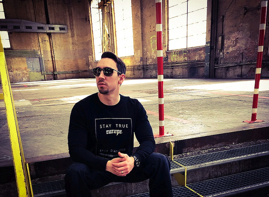 Stay True (Europe) Long Sleeve - Black