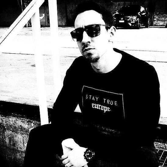 Stay True (Europe) Long Sleeve - Black